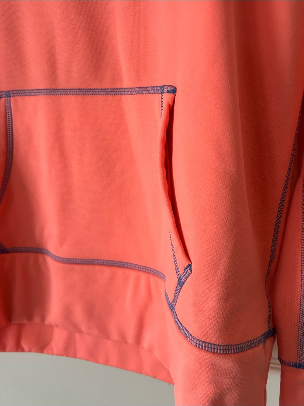 Nike Therma-FIT Coral Hoodie Blue Trim Thumbholes - Women's Size Large - Picture 5 of 15